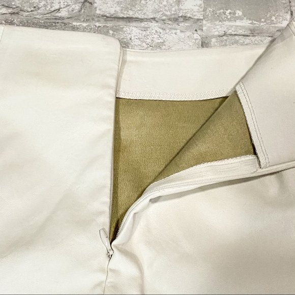 SOLD | NWT Le Chateau Ivory Faux Leather Mini Skirt - Picture 10 of 16